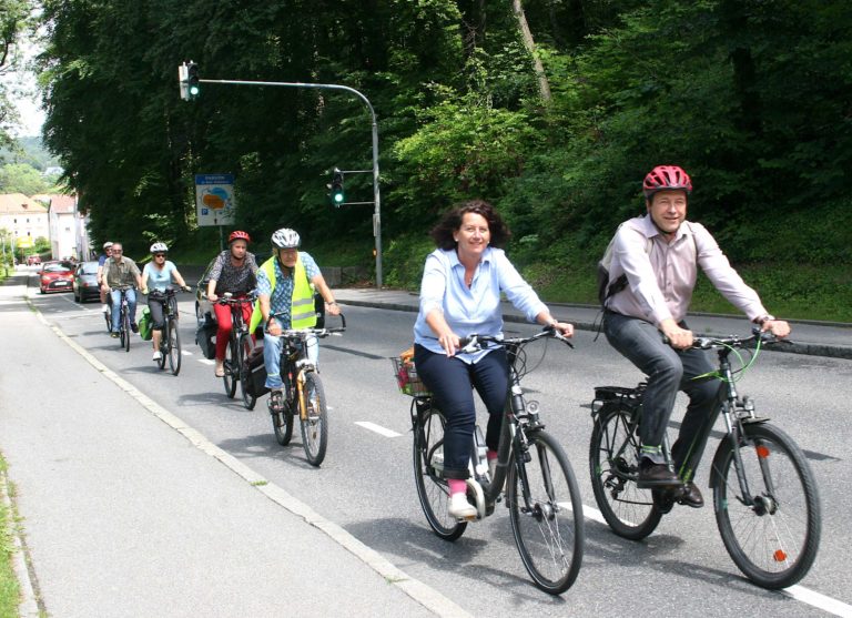 Lärmradtour der Grünen mit den Landtagsabgeordneten Petra Krebs und Thomas Marwein